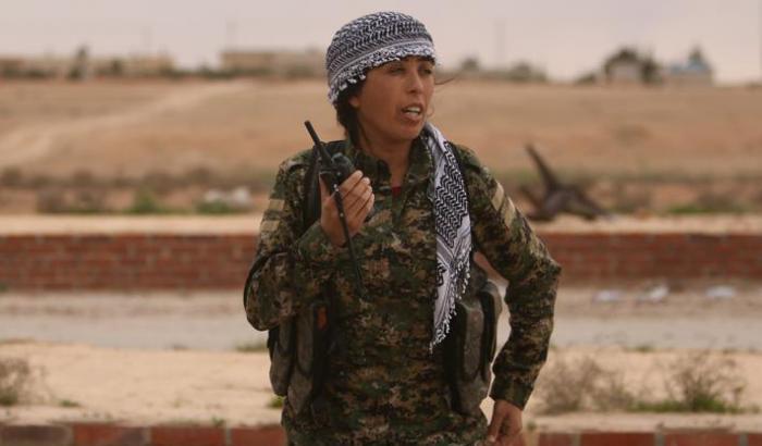 Liberata Raqqa dalle donne kurde, l'omertà della stampa