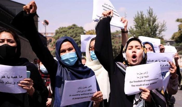 La sfida delle donne al potere dei taleban