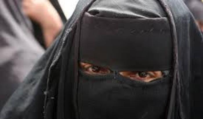 Per il giudice il marito può imporre il velo integrale